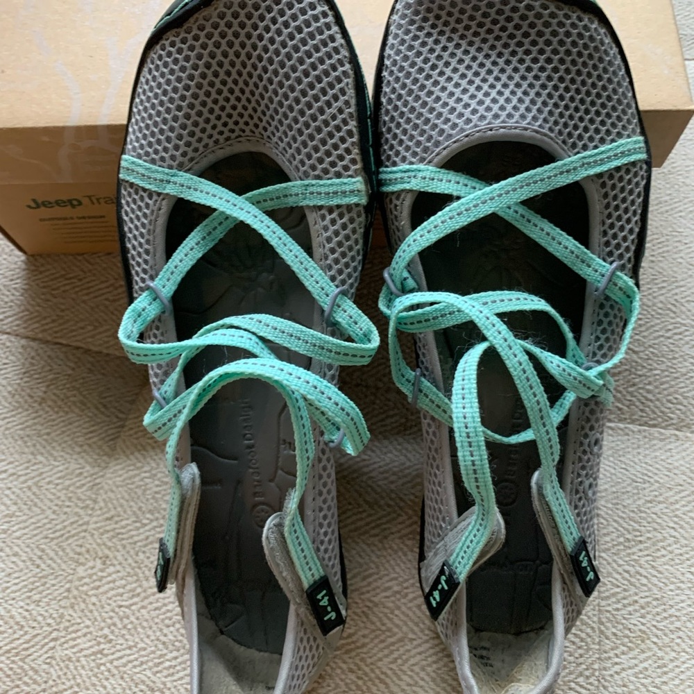 J41 Size 8 Woman’s athletic/water shoe
